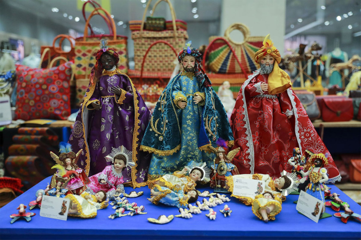 artesanos-peruanos-feria-navideña
